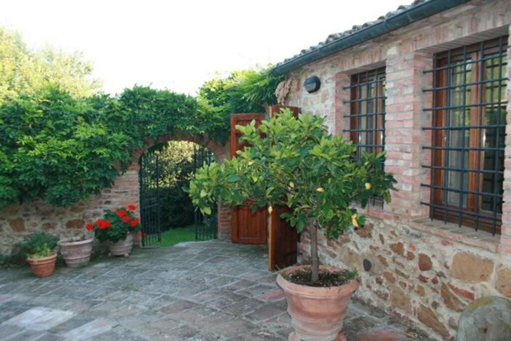 Вилла Podere Gli Oppi Toscana Petroio Экстерьер фото