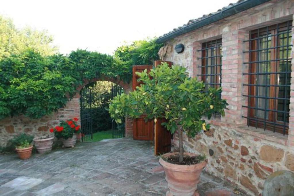 Вилла Podere Gli Oppi Toscana Petroio Экстерьер фото